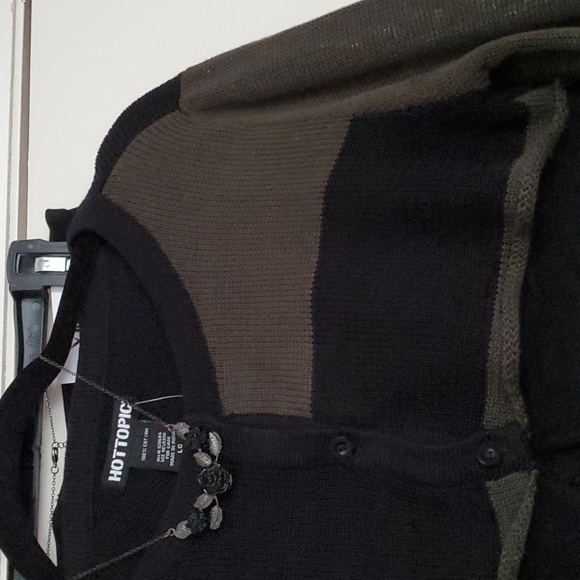 *NWT* Hot Topic's Black and Green Colorblock Bolero - Picture 9 of 16